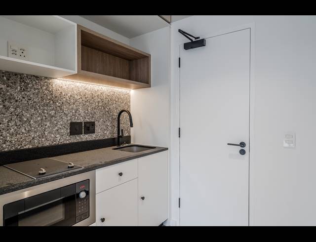 0.5 BEDROOM APARTMENT FOR SALE IN CAPE TOWN CITY CENTRE
